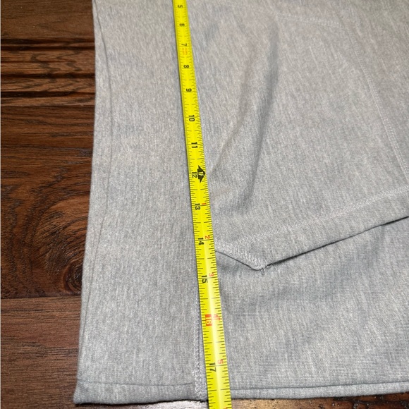 Moosejaw Gray Women’s Mountaineering Sweatshirt with Purple Text Size Small - Picture 5 of 8